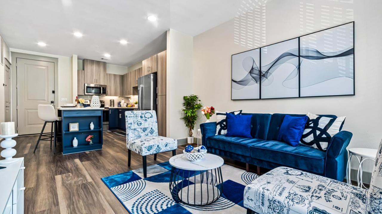 Cozy Retreat-Free Reserved Parking-Pool Addison Exteriér fotografie