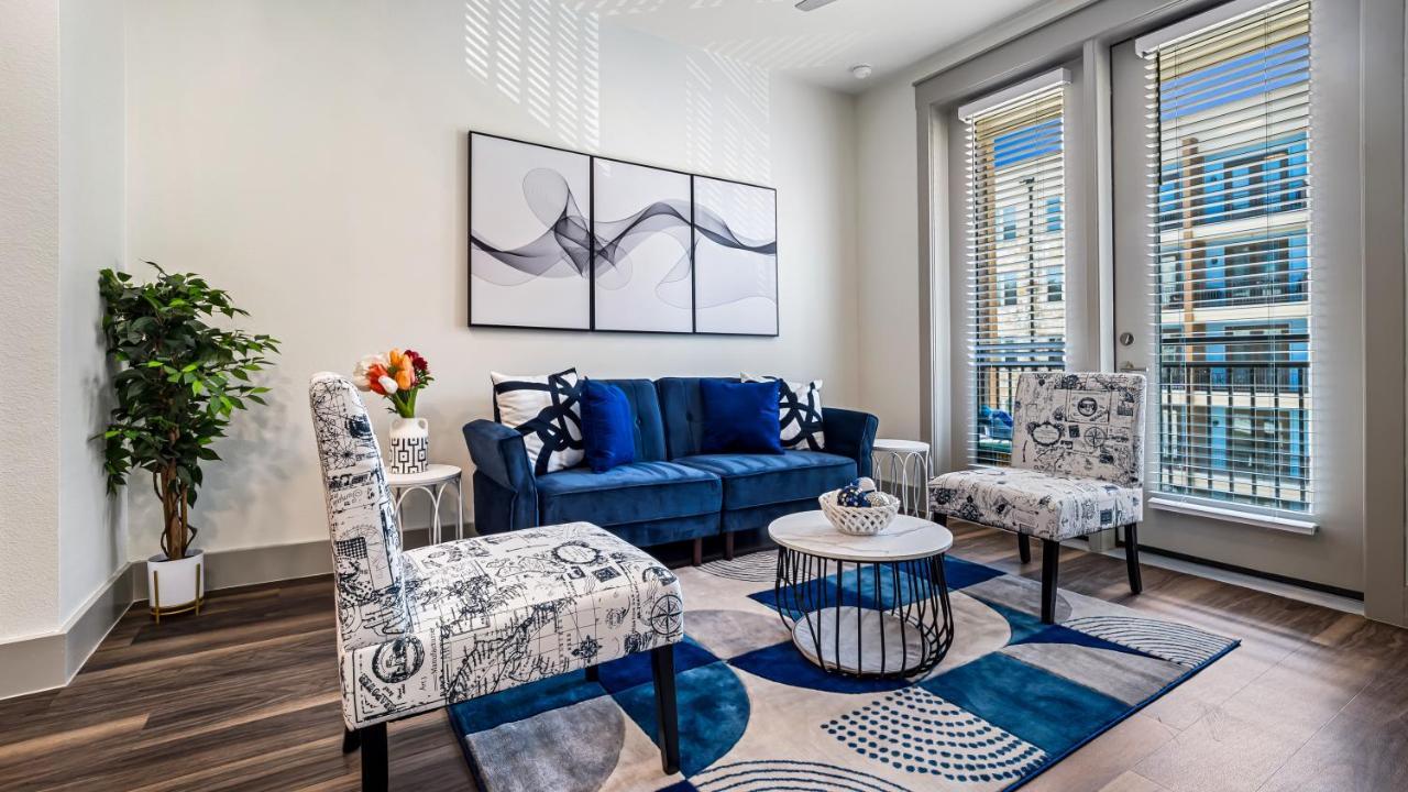 Cozy Retreat-Free Reserved Parking-Pool Addison Exteriér fotografie