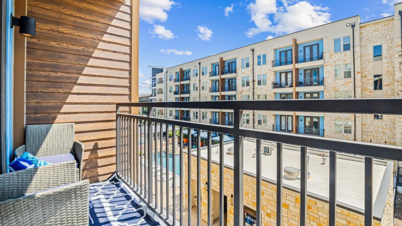 Cozy Retreat-Free Reserved Parking-Pool Addison Exteriér fotografie